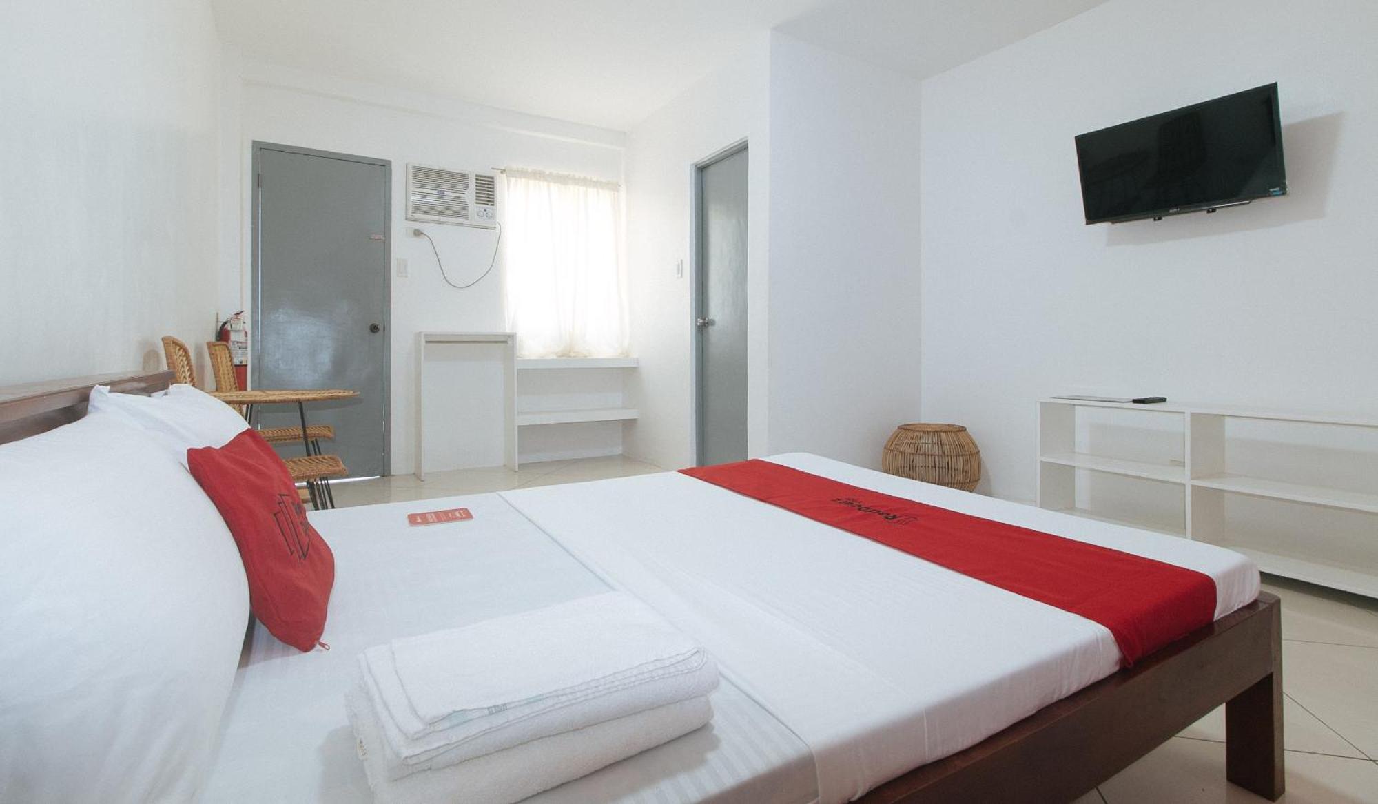Reddoorz At Fat J Apartelle Mactan Cebú Exterior foto