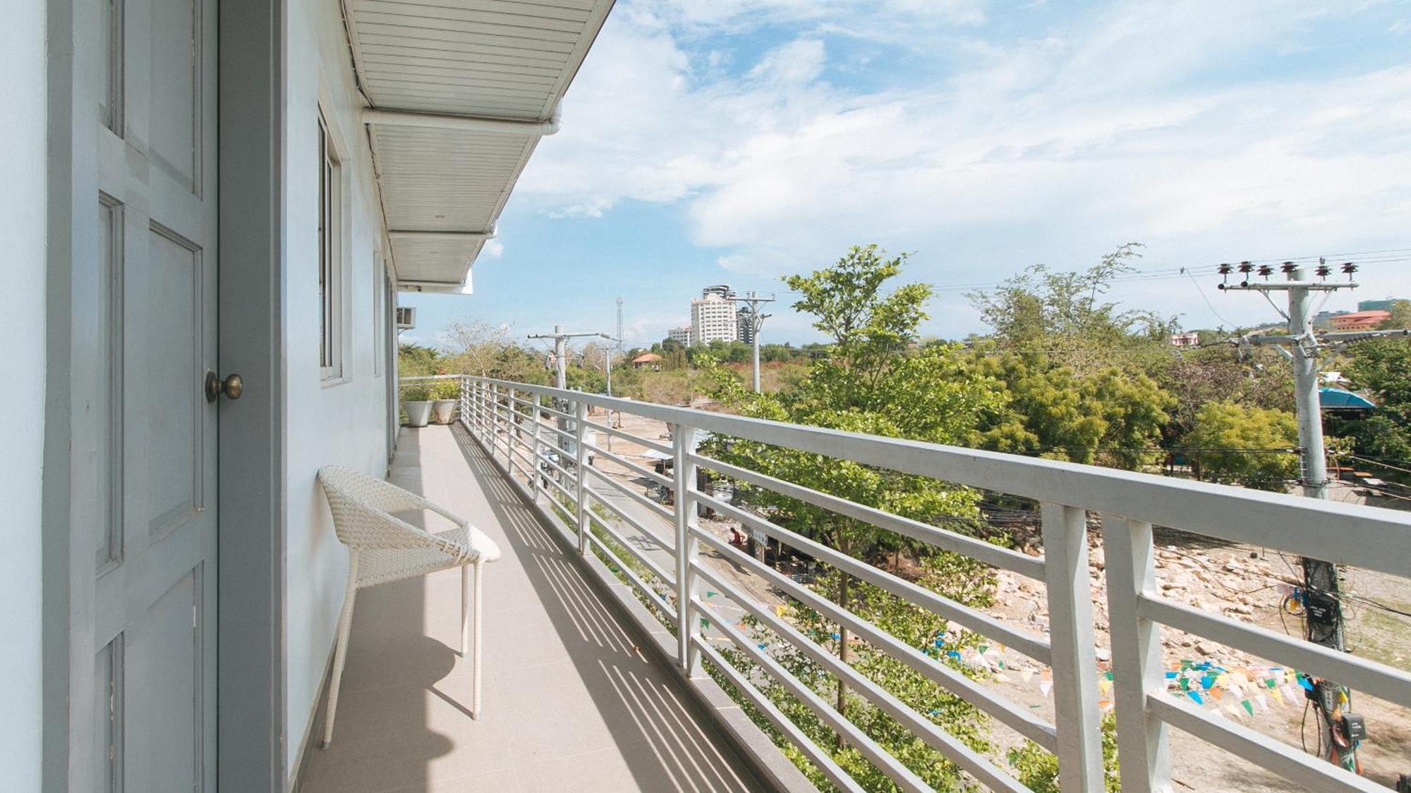 Reddoorz At Fat J Apartelle Mactan Cebú Exterior foto
