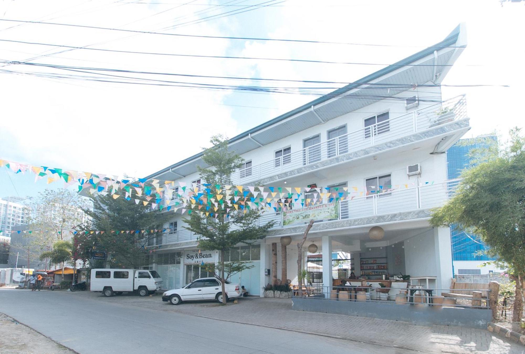 Reddoorz At Fat J Apartelle Mactan Cebú Exterior foto